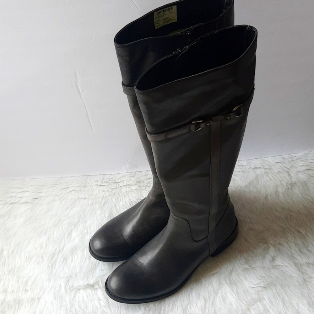 Clark women's Tall Leather boots!